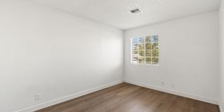 1811 S 39th Street Gallery 15