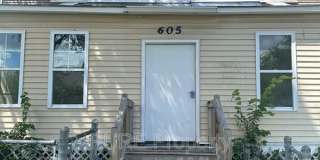 605 Van Buren Ave Gallery 1