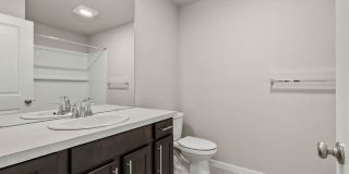 3bd/2.5ba Lynnwood Townhome Gallery 16