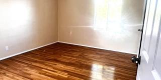 Single Family. 3-bed Home - Desireable Neighborhood! Gallery 47