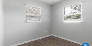 7428 37th Ave N Gallery 18