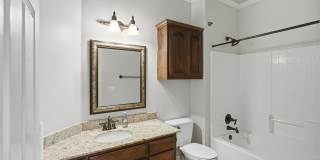 Spacious 4BR 4BA House in Tulsa Gallery 14