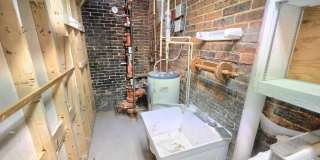 241 N FRANKLIN Street Gallery 16