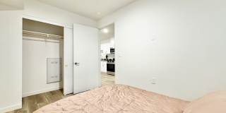 4252 Whittier Boulevard Gallery 13