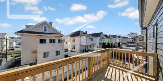 HIge 5 bed steps from Tufts Gallery 27