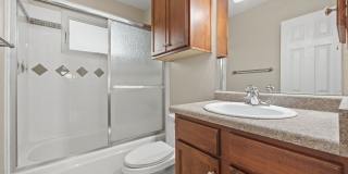 Charming 2BR Townhome w/ Attached Garage in Prime Lakewood Location! Gallery 18