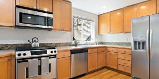 Wonderful 3 bed Townhome w/garage in Northgate! AVAILABLE 10/7/2026! Gallery 1