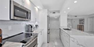 16425 Collins Ave Gallery 3
