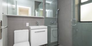 Modern features apartment in Brighton Gallery 1