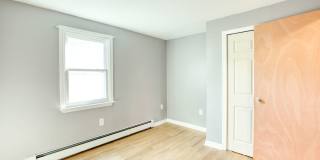 Lovely 3 Bedroom 1 Bathroom - 1st Floor with/ Washer and Dryer Gallery 119