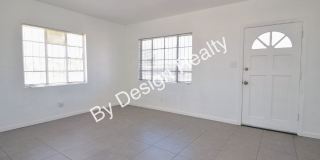 Modern Duplex with Huge Fenced Yard Near Downtown Tucson Gallery 4