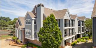 Enjoy the best of both worlds with our affordable luxury 1-bedroom apartments Gallery 38