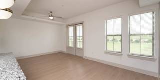 The Louise - Apartments & Townhomes Gallery 16