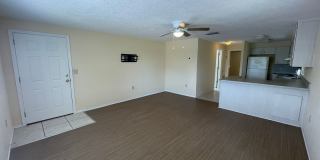 1 bedroom, 1 bathroom end unit condo beachside Gallery 17