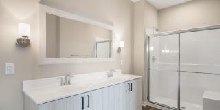 One Bedroom Luxury Apartment (Elevator Building) Gallery 1