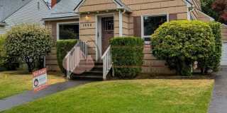 Spacious NE Salem Character Home | Pet Friendly | Central Heat Gallery 1