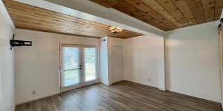 ADORABLE CONTEMPORARY 2 BEDROOM IN THE HEART OF WEST HILLS!!! Gallery 14