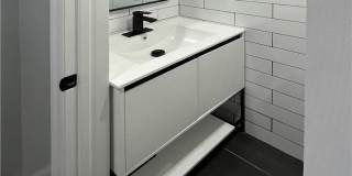 31 Riverside Avenue Gallery 8