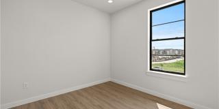 634 Central Parkway Gallery 25
