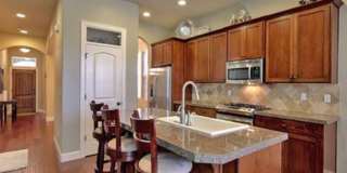 Prime Location - Bonny Slope/Cedar Mill  Gorgeous 4 Bedroom, Backs To Greenspace, Central Air-Conditioning Gallery 5