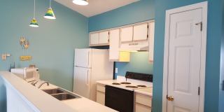 1 Bedroom Fully Furnished Condo in Waterway Village Gallery 1