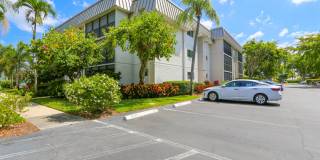 ***HIDDEN LAKE AT PARK SHORE***2/2 OFF-SEASONAL RENTAL***WITH PARK SHORE BEACH PASS!!!!*** Gallery 1