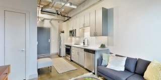 FURNISHED STUDIO IN THE HEART OF THE NORTH LOOP - UTILITIES INCLUDED! Gallery 6