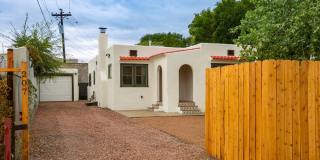 207 Richmond DR NE Gallery 23