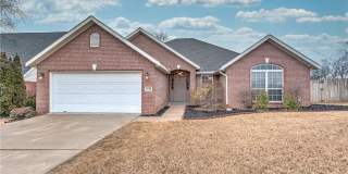 Spacious 4BR Home in Rogers!!!! Spacious 4BR Home in Rogers!!!! Gallery 1
