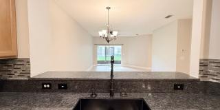 Spacious Townhome! Gallery 10