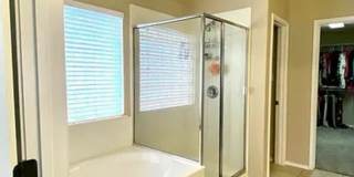 Spacious 4BR House in Pflugerville Gallery 13