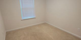 Spacious 4BR Townhome in Greensboro (Reedy Fork Community) Gallery 10