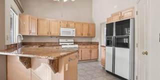 Bloomington Beauty-Landscaping INCLUDED!  6 month lease only Gallery 14