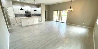 Beautiful 3 Bedroom Home on Desert Lakes Golf Course! Gallery 9