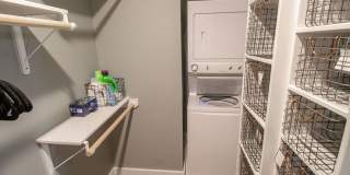 Modern 4bd Home - Fully Furnished Utilities Included Gallery 20