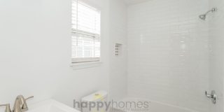 The Urban Retreat: Modern 3/1.5 Near Everything You Love Gallery 16