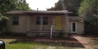 7 Mindoro Cir Pensacola, fl | MOVE IN SPECIAL: HALF OFF first full month of rent!!! Gallery 13