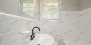 Newly Renovated & Spacious Home w/ Bonus Room Gallery 16