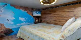 208 W Saturn Ln Gallery 25