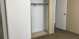 Great Condo and Location in Aurora Gallery 9