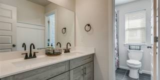 Beautiful Modern 2 story home! Gallery 27