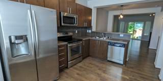 North Lynnwood Spacious Townhome with 2 car garage Gallery 7