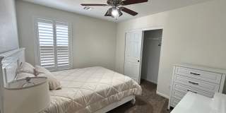 Fully Furnished 4 Bedroom 2.5 Home! Gallery 16