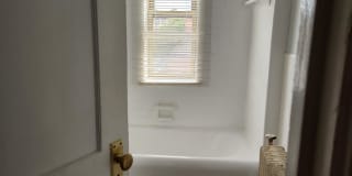 2322 Commonwealth Gallery 32