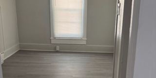 Newly Renovated 1 Bedroom / 1 Bath Apartment Gallery 5