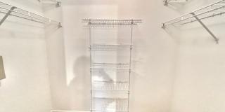 Updated 3BD/2.5BTH Townhome with Exspansive Deck & Attached Garage! Gallery 14