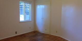 Rent Ready --- Pending approved tenant Gallery 13