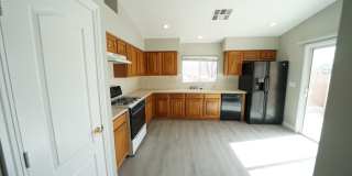 SHOWINGS AVAILABLE NOW Gallery 7