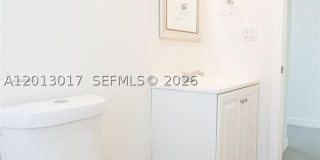 120 NE 71st St Gallery 9