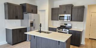 Newer4 Bedroom Town Home Gallery 11